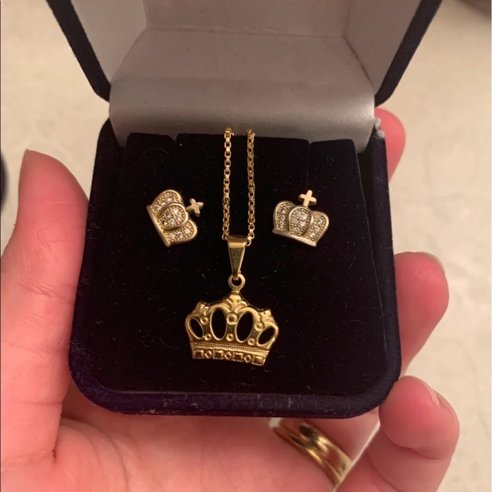 Crown earrings and necklace